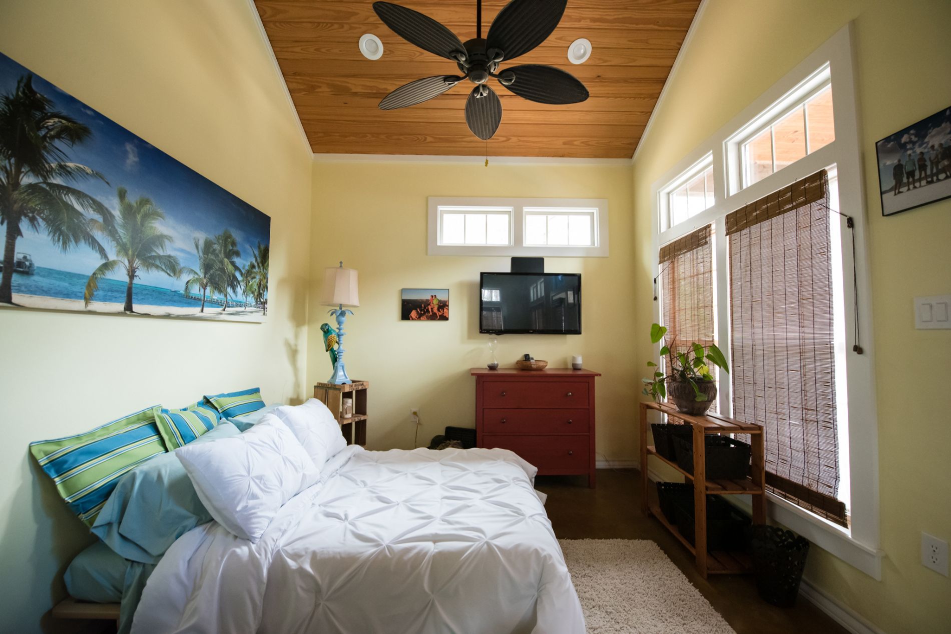Pool house, large enough as guest quarters built in 2013 Pool house, large enough as guest quarters built in 2013